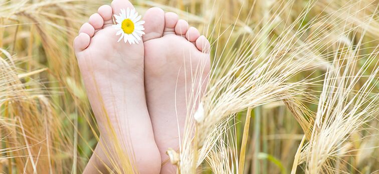 By following preventive measures, you can protect yourself from the appearance of plantar warts. 