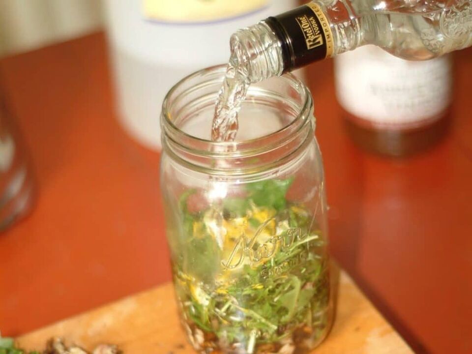 Celandine tincture for the treatment of warts